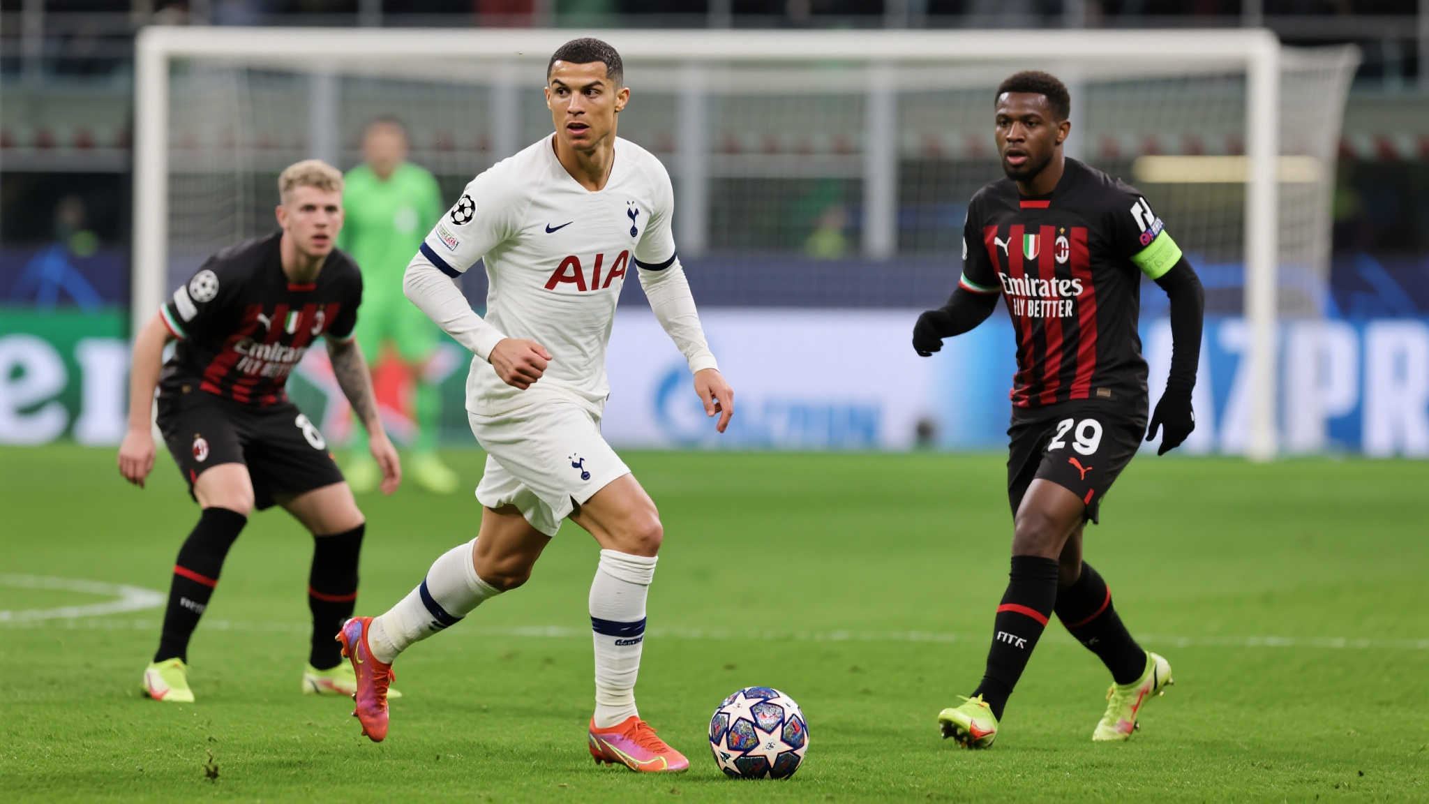 莱万：当今足坛顶级前锋稀缺，稳定连场进球者寥寥